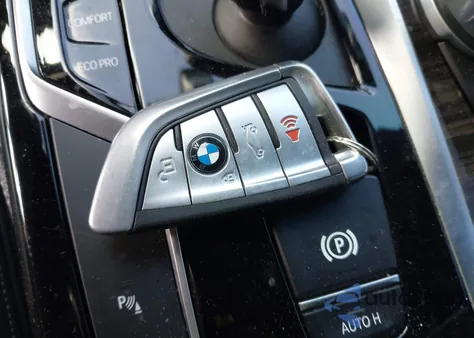 2020 BMW 540I xDrive z USA, uszkodzony, nr VIN WBAJS3C03LWW70300